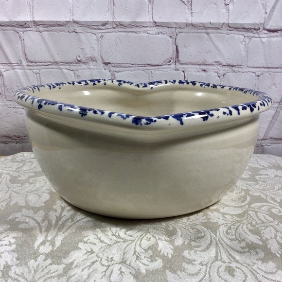 Vintage P. R. Storie Pottery Co. Hand Painted Heart Shaped Bowl - Signed - Picture 5 of 12